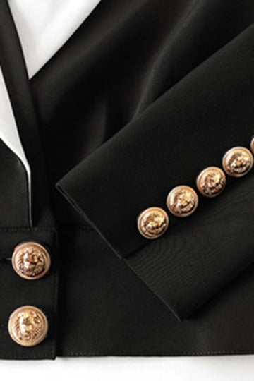 Blazer corto de solapa con muesca negro para mujer